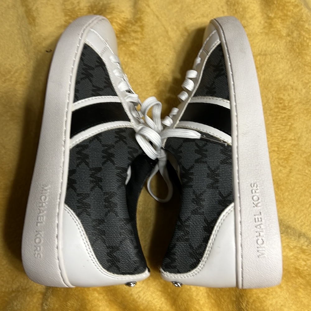 Michael Kors Signature Black Logo and White Lace Up Sneakers in size 8